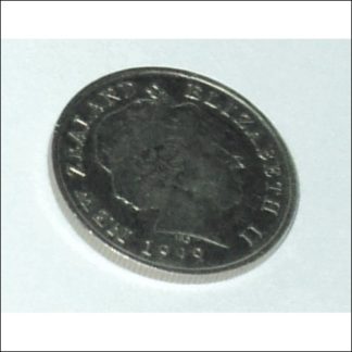 NZ 1999 5c large button/wart on nose.