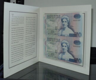 2 x NZ 1993 $10 Banknotes UNCUT PAIR in Presentation pack.