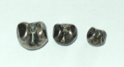 Kingdom of Siam/Thailand: Three different sizes of silver fractional bullet money. Damaged. - Image 2